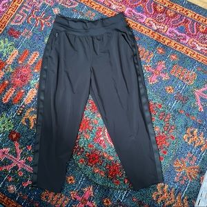 Athleta Tuxedo crop pants